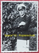 Foto Matrose mit Dolch Portrait 1942 Kriegsmarine Offizier Schirmmütze Feldbluse