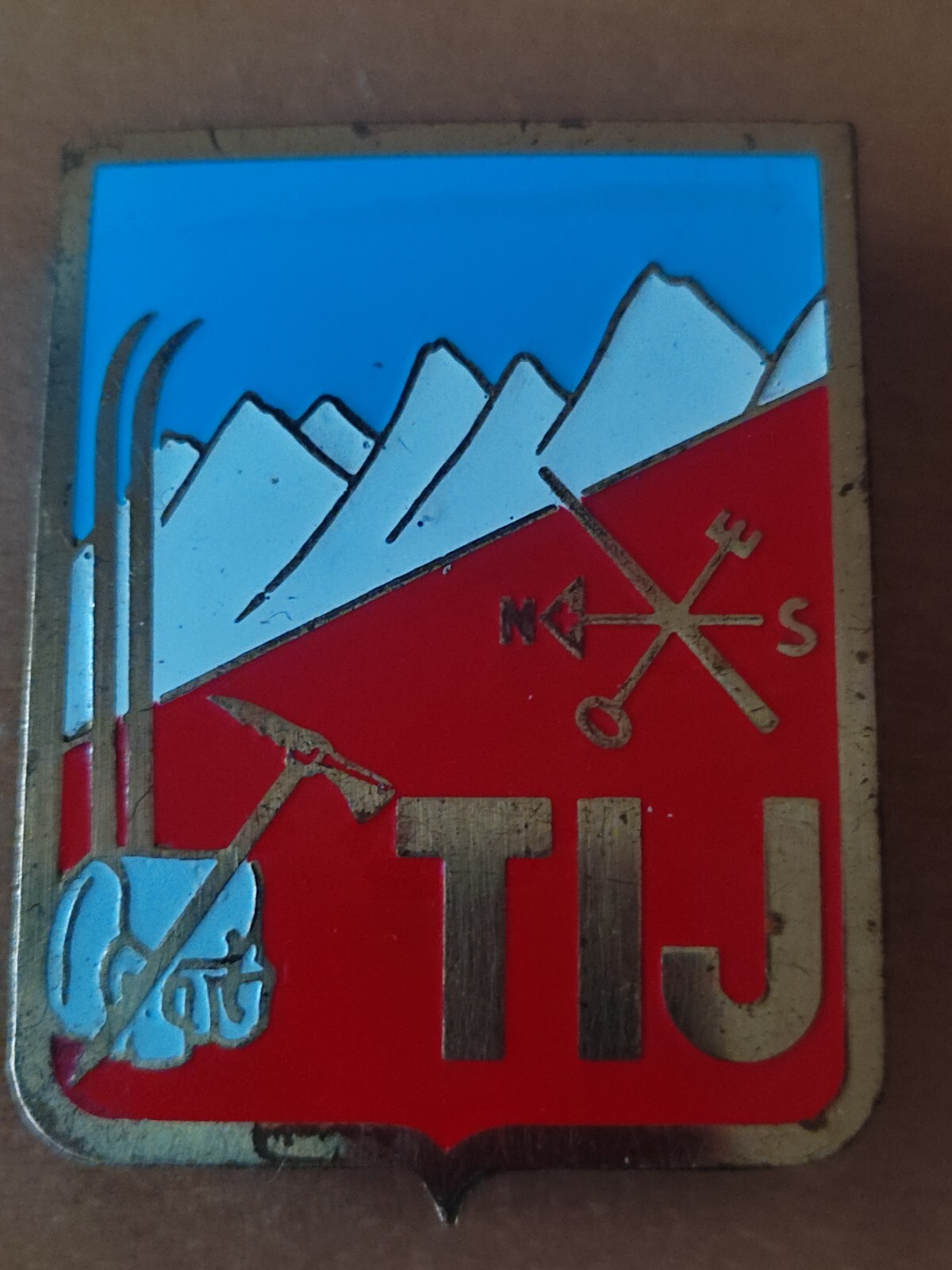 ALPINISMO MONTAÑISMO TIJ CLUB ALPINO JUVENIL CLUB MADRILEÑO INSIGNIA 5 CMS ALTO