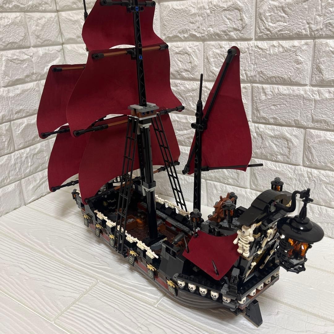 LEGO 4195 Pirates Of The Caribbean Queen Anne's Revenge Japan