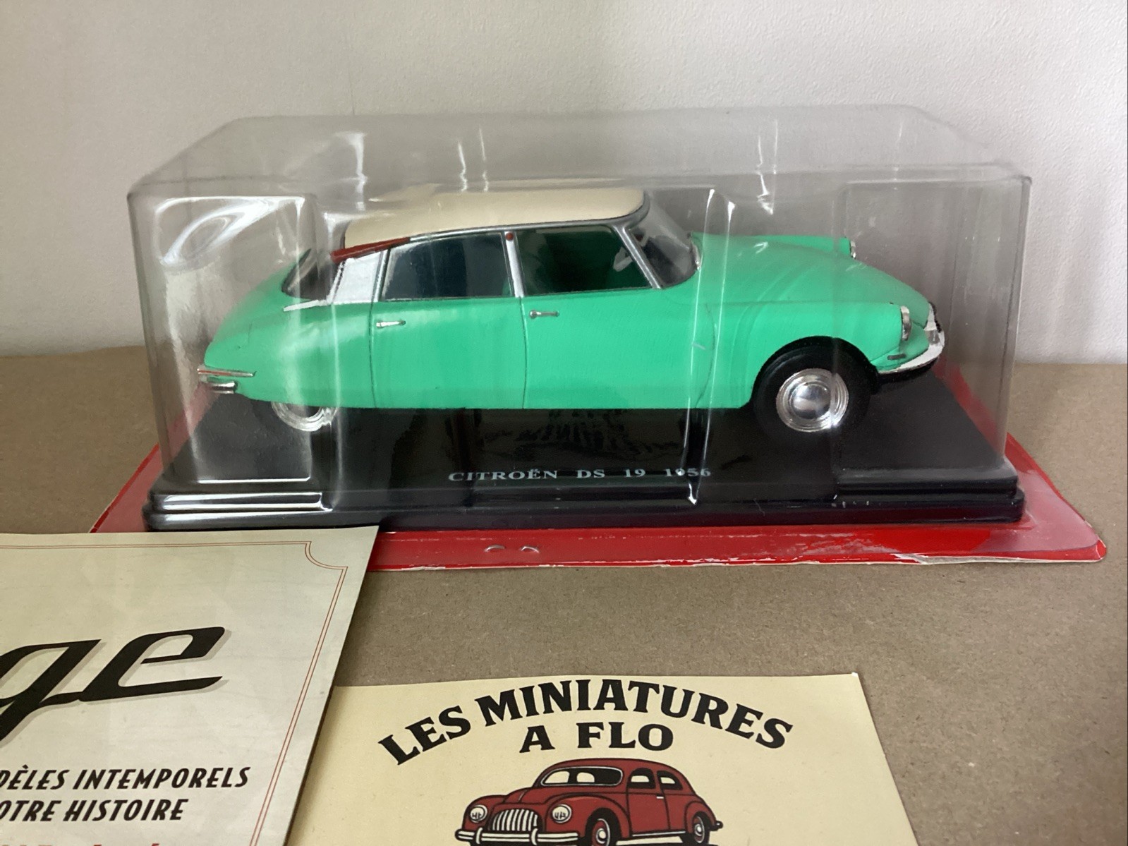Citroën DS 19 1956 Miniature de Collection Hachette Métal 1/24