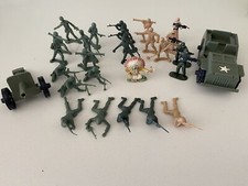 Vintage Tim-Mee Plastic Army Jeep and Howitzer Cannon 25 Army Figures