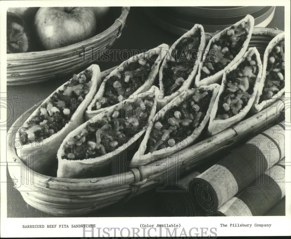 1985 Press Photo Barbecued Beef Pita Sandwiches - nob12794