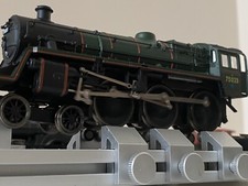 (85) Bachmann 31-101 Standard Class 4MT 4-6-0 75023 with BR2 tender in BR green
