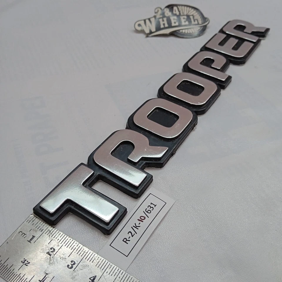 Isuzu Trooper 1986 1987 1988 1989 1990 1991 Trooper emblema insignia par NUEVO Foto 3 de 4