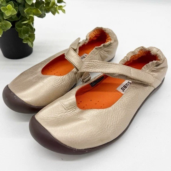 Mocasines cómodos Mary Jane de cuero dorado Tsubo talla 8,5 acolchados artísticos al aire libre Foto 2 de 4