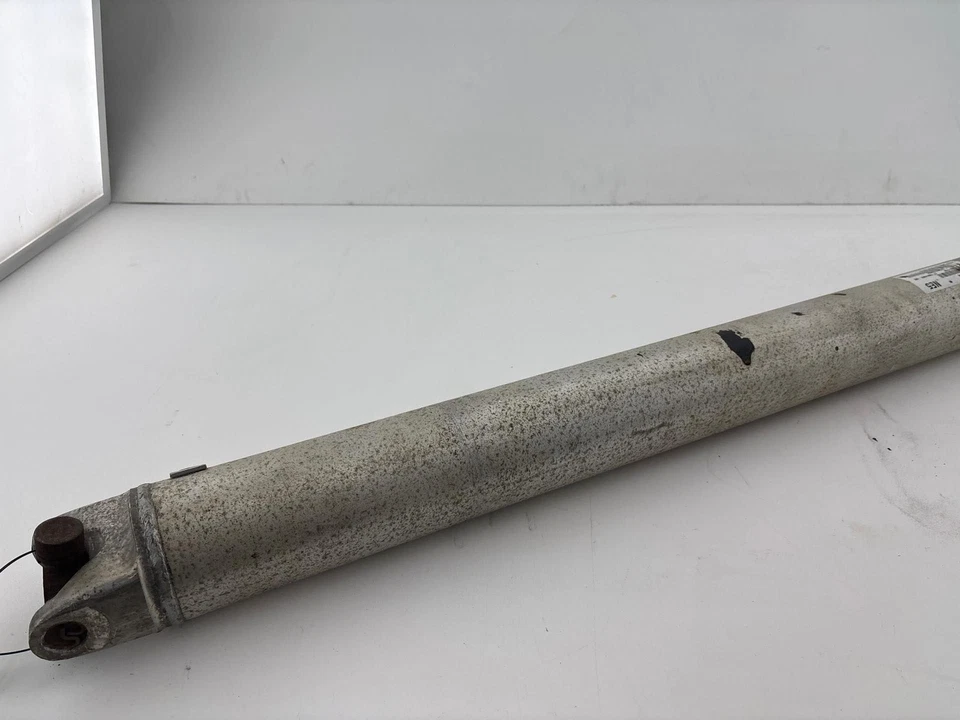 1999-2007 Chevrolet Silverado 1500 Rear Driveshaft Drive Shaft OEM - Image 4 of 4