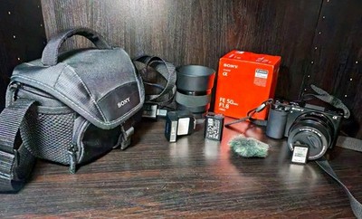 Sony ZV-E10 Alpha 4K 24,2MP Set mit FE 50mm F1.8, original Verpackung