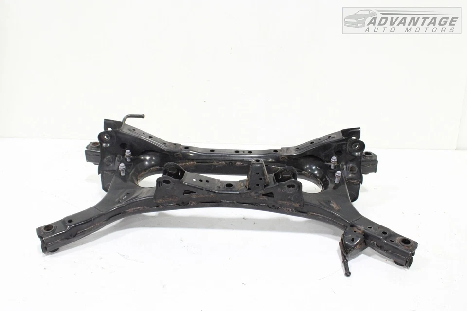 Toyota Prius Prime Hybrid PHEV 2017-22 subchasis trasero crossmember OEM Foto 3 de 4