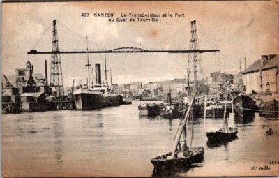 Postcard Nantes Le Tranbordeur et Le Port Au Qual de Tour Ville France /Divided