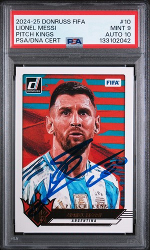 2024-25 PANINI DONRUSS FIFA PITCH KINGS #10 LIONEL MESSI PSA 9 AUTO 10