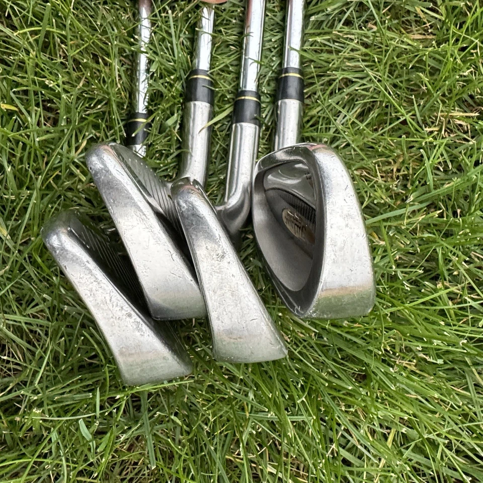 Titleist Irons DCI 822 OS 6, 8, 9, PW Steel Regular Flex Shaft Mid Round Grip - Image 4 of 4