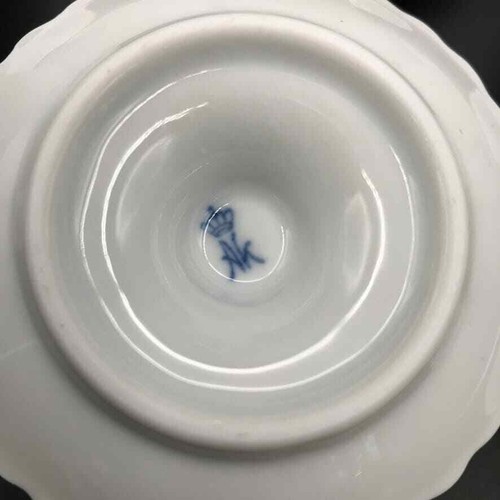 Vintage AK Kaiser Scalloped Teapot Set Egg Cups White Porcelain W Germany - Picture 19 of 20