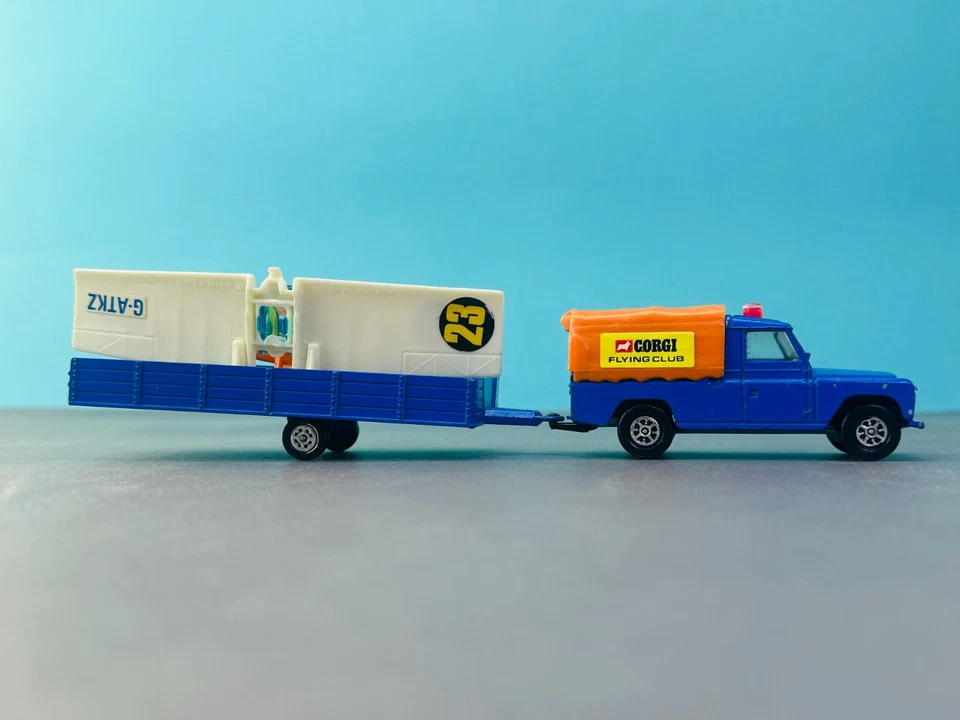 CORGI TOYS GS 19 Whizzwheels Land Rover FLYING CLUB Nipper Aircraft and Trailer - Bild 3 von 4