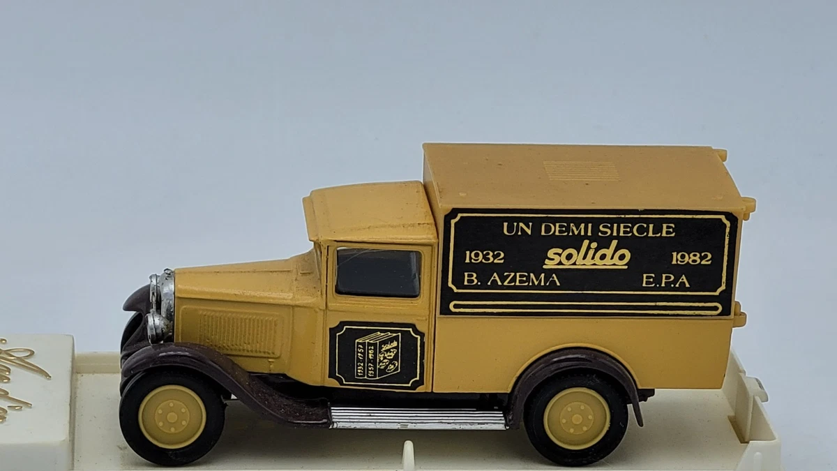 Miniature CITROEN C4 limousine beige et marron 1930 IXO G111V023 | Collect World Miniature CITROEN C4 limousine beige et marron 1930 IXO G111V023 | Collect World
