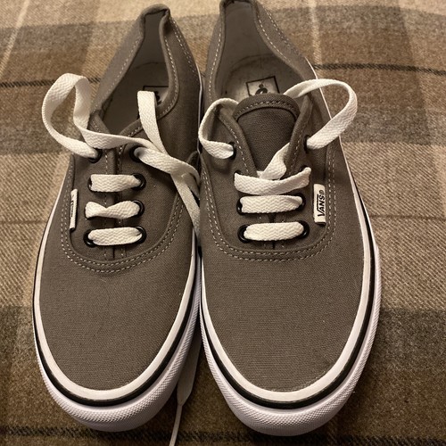 A331) vans skate shoes size 3 in great 