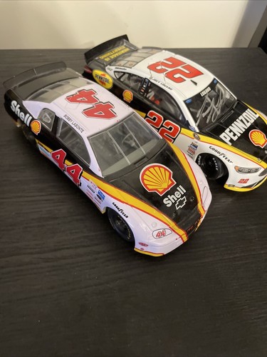 Joey Logano AUTOGRAPHED and Bobby Labonte 1/24 Matching Diecast - Picture 3 of 4
