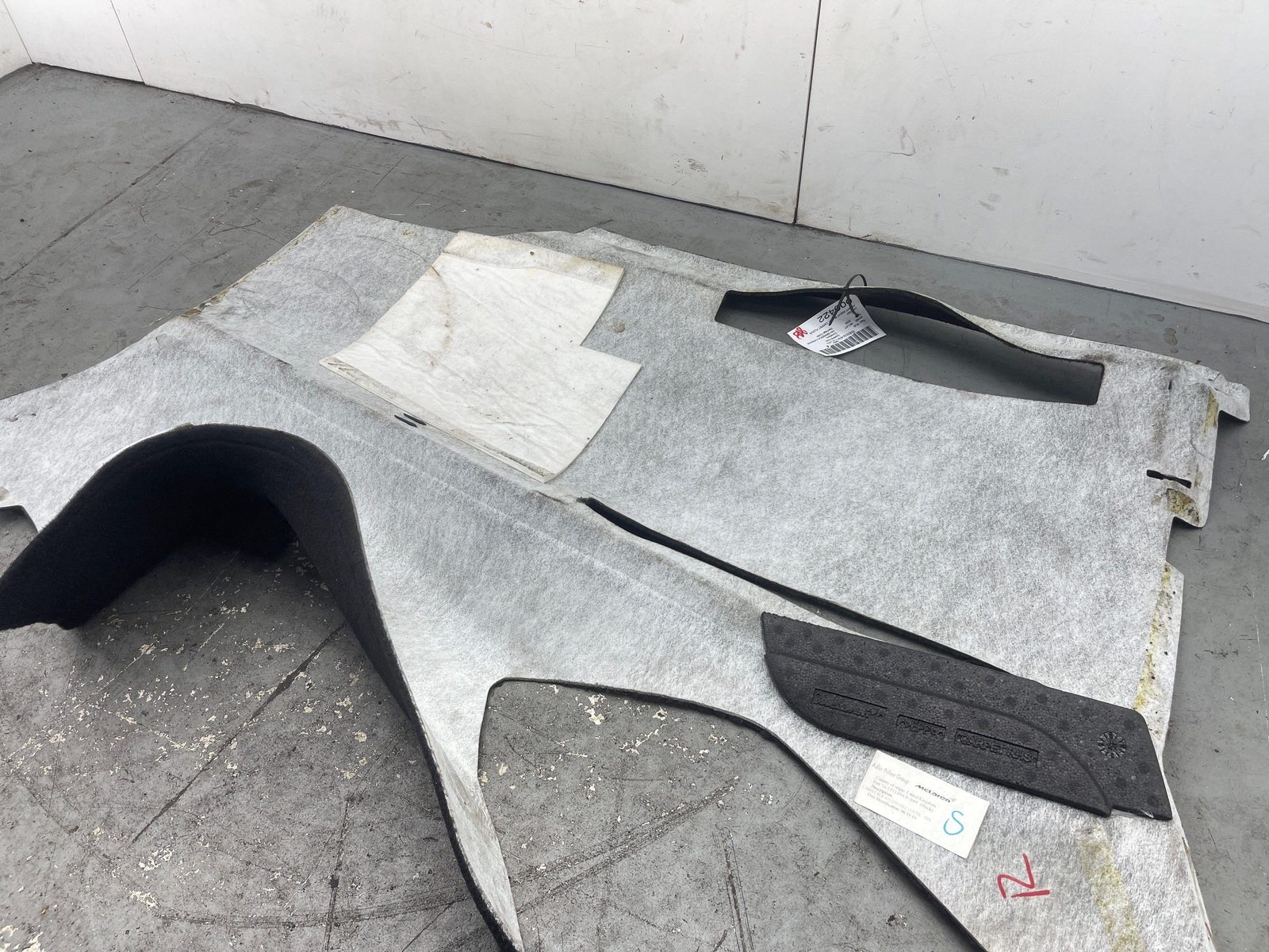 2020-2023 MCLAREN GT FRONT RIGHT BLACK CARPET FLOOR OEM 2021 2022