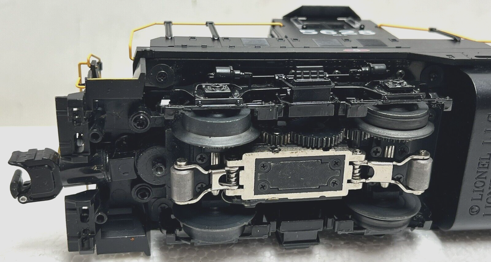 LIONEL O-GAUGE 6-28561 LEGACY NEW YORK CENTRAL GP-7 DIESEL ENGINE ...