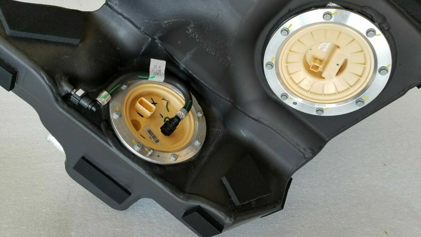 FERRARI 488 DRIVER LEFT SIDE FUEL TANK ASSEMBLY OEM 314304 270128 314504