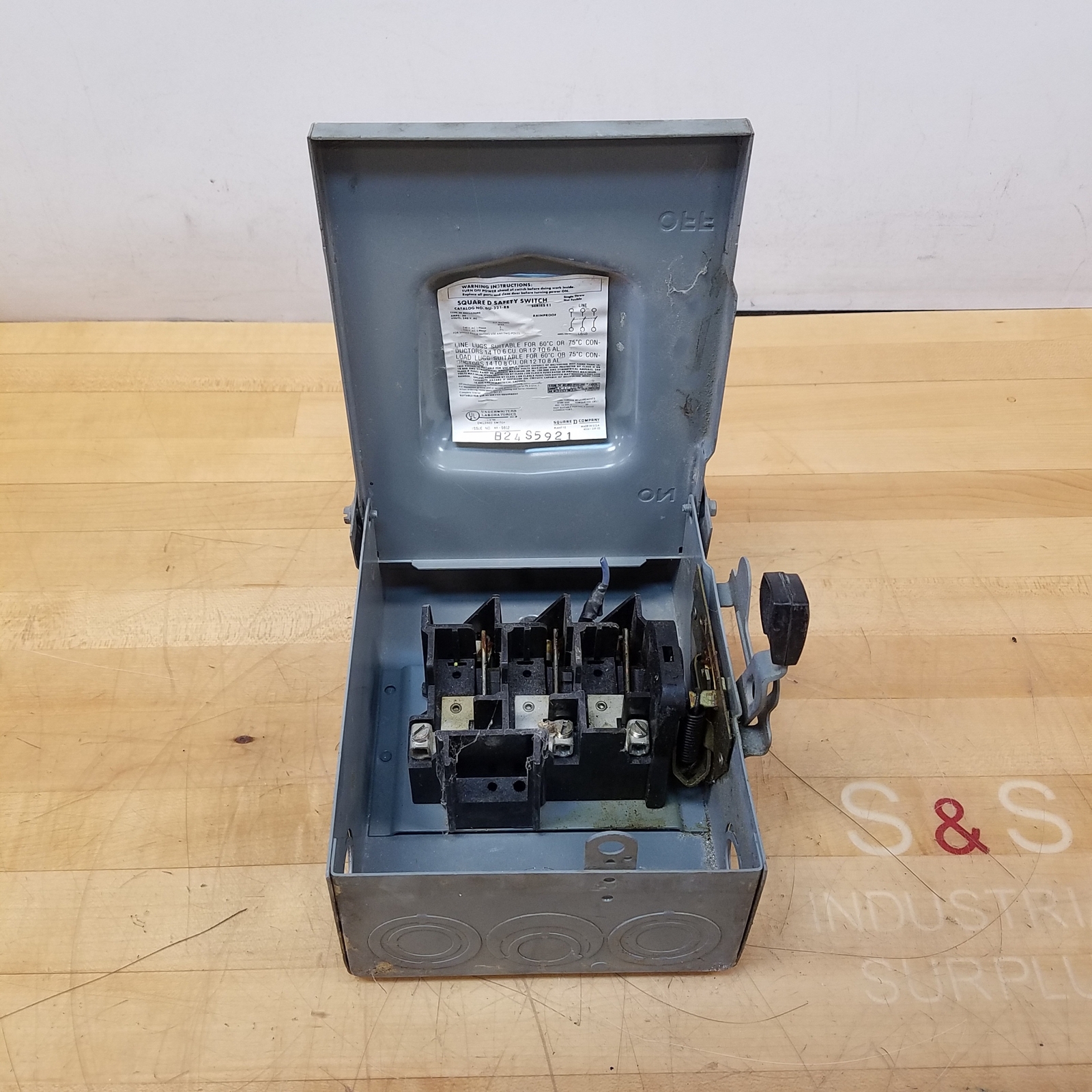 Square D DU321RB Safety Switch Series E1, 30 Amps, 240 VAC, Type 3R