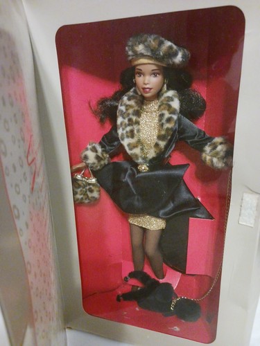 Limitierte Auflage Spiegel Shopping Chic Barbie Puppe mit Box (einige Regalabnutzung) - Bild 5 von 17