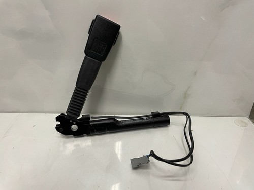 BMW E81 Gurtschloss Gurtstraffer vorne rechts  9119542  33037877J