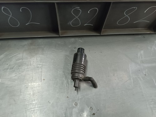 Audi A4 B5 8D Wischerwasserpumpe Wasserpumpe Pumpe 4A0955651