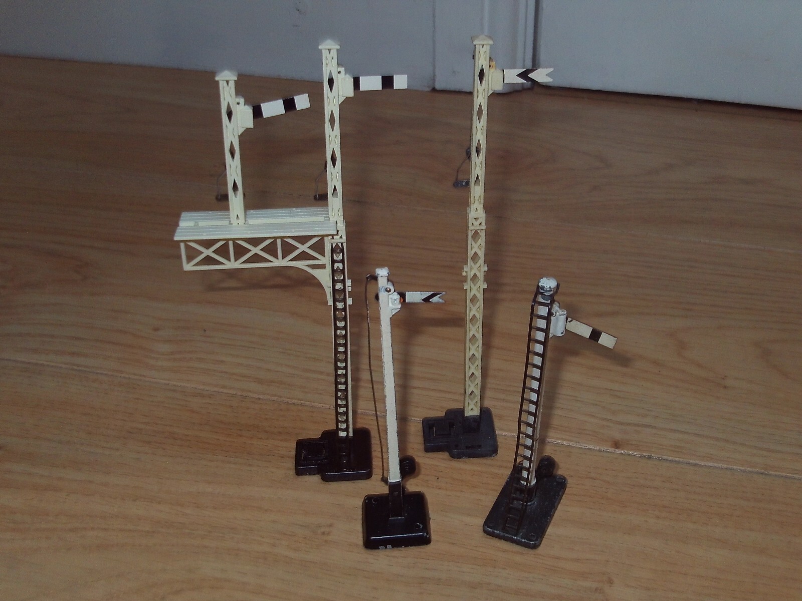 Collection of Signals for Hornby OO Gauge Model Train Sets eBay