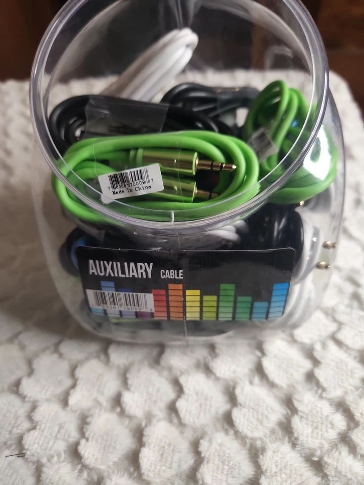 Cable auxiliar de 3,5 mm macho a macho cable de audio auxiliar para coche PC teléfono iPod  Foto 2 de 3