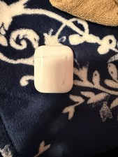 Apple AirPods 2nd Generation White Wireless Bluetooth Earbuds with Charging Case