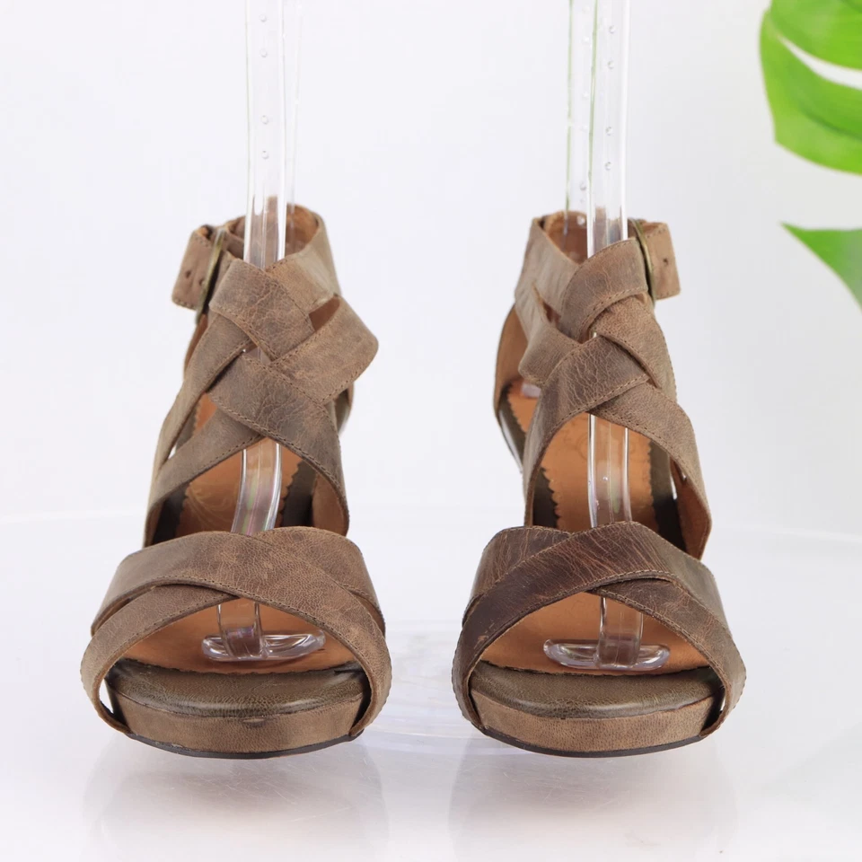 Sandalia Clarks para mujer talla 9,5 cuero marrón envejecido con tiras enjaulado tacón alto Foto 2 de 4