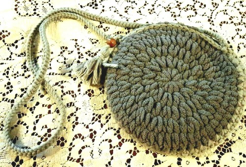 Vintage 1990er Makramee gehäkelte Handtasche grau Crossbody Riemen EUC Grunge - Bild 1 von 5