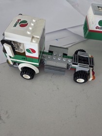 Lego City set 3180 Tank Truck Mostly Complete w Instructions and Minifigure