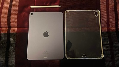 iPad Air (5th Generation) M1 - 64GB (Wi-Fi) - Purple + Apple Pencil (2nd Gen)