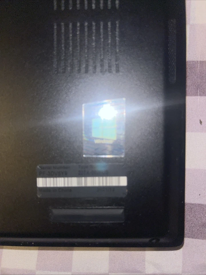 Lenovo ThinkPad E14 2nd Gen 14" Screen Broken, No Power. Parts Only - Image 4 of 4