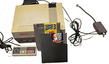 Nintendo NES Console Gray w/ Controller, Cables, Super Mario 1 /Duck hunt & SM3
