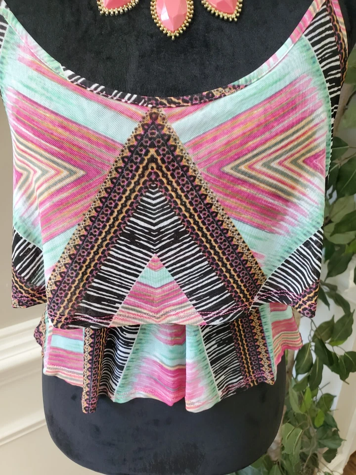 Bebe女式多色圆领无袖分层吊带上衣,大号 — 第 3/4 张图片