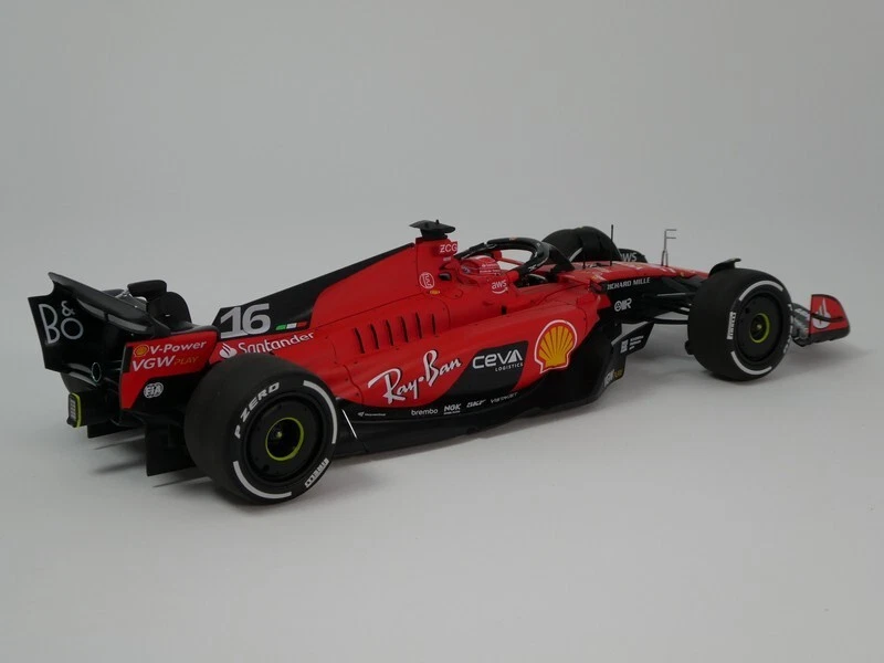 BBR Ferrari SF-23 #16 Charles Leclerc Singapore GP 2023 1/18 BBR231816D - Immagine 3 di 4