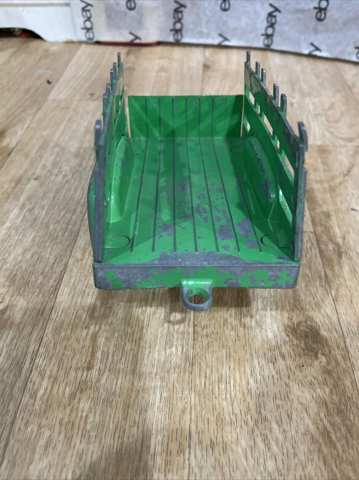 Remolque de granja Hubley vintage de metal verde #800-2 Foto 2 de 4