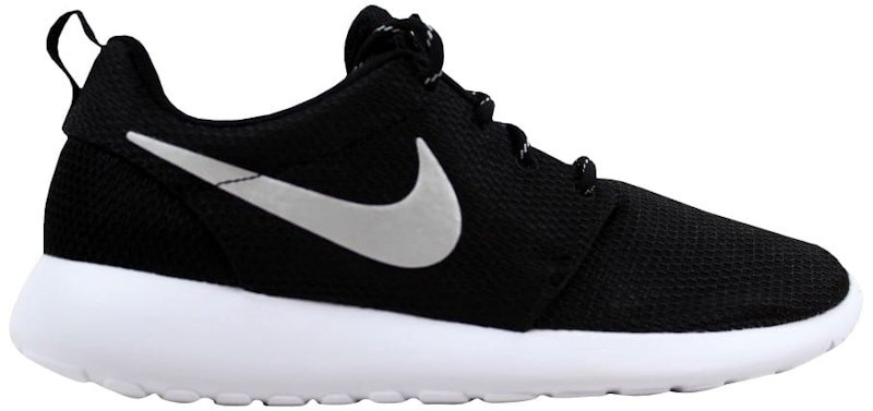 nike roshe run black and white
