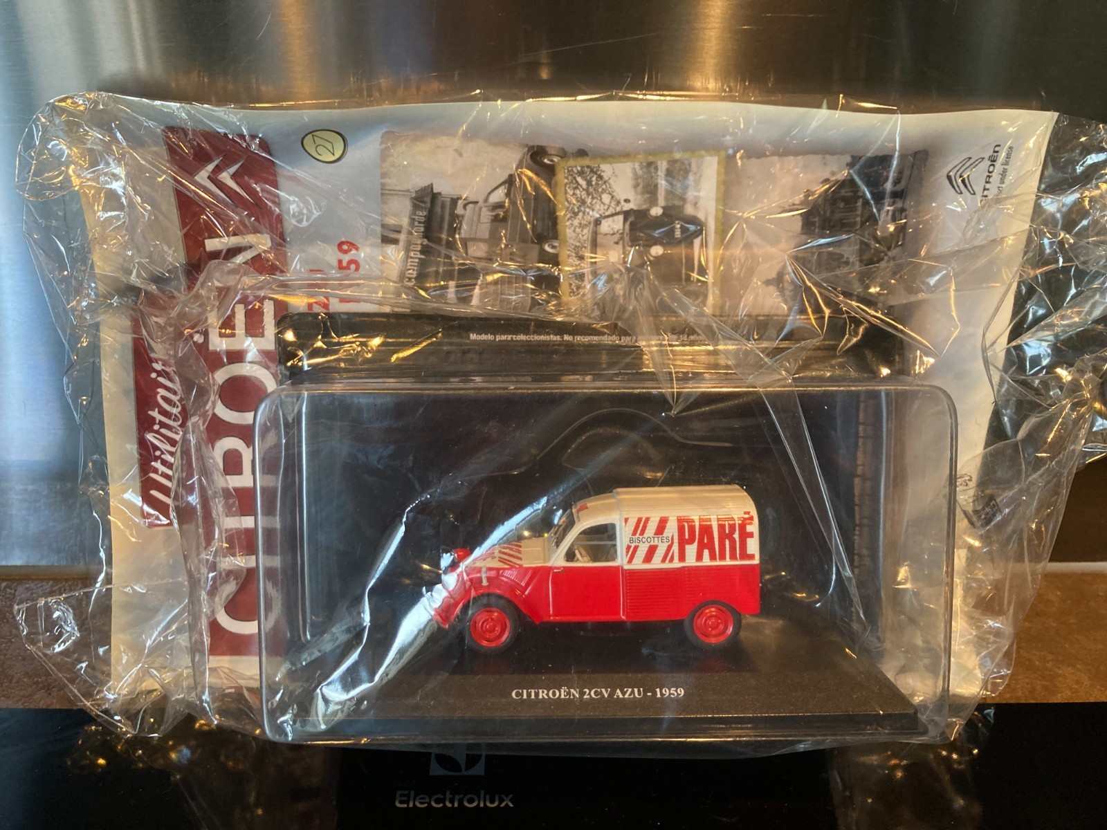Citroën 2CV Azu Altaya 1959 modèle réduit 1/43 de haute précision pour vitrine de collection