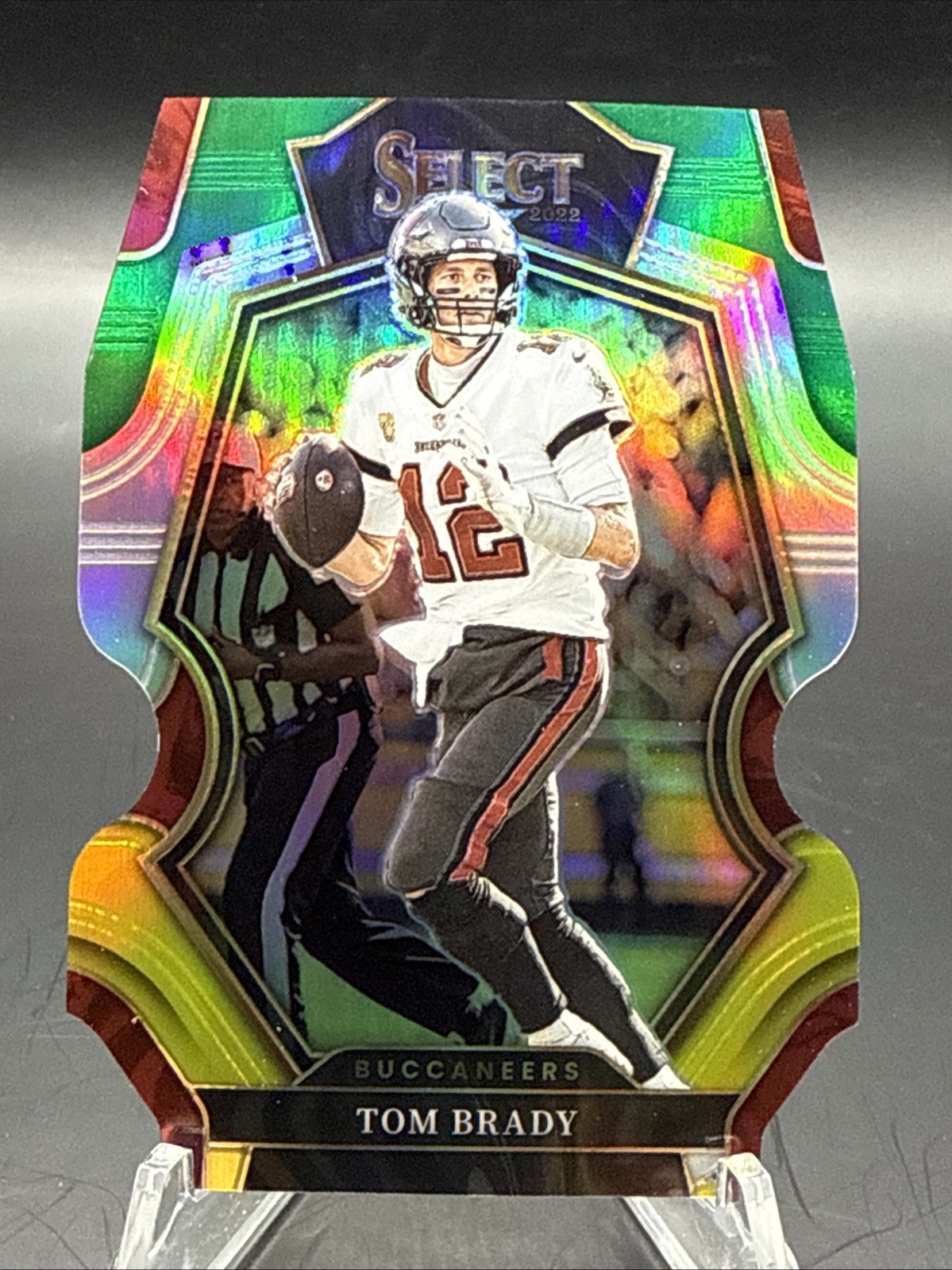 2022 Panini Select - Premier Level Tom Brady #192 Green & Yellow Prizm Die-Cut