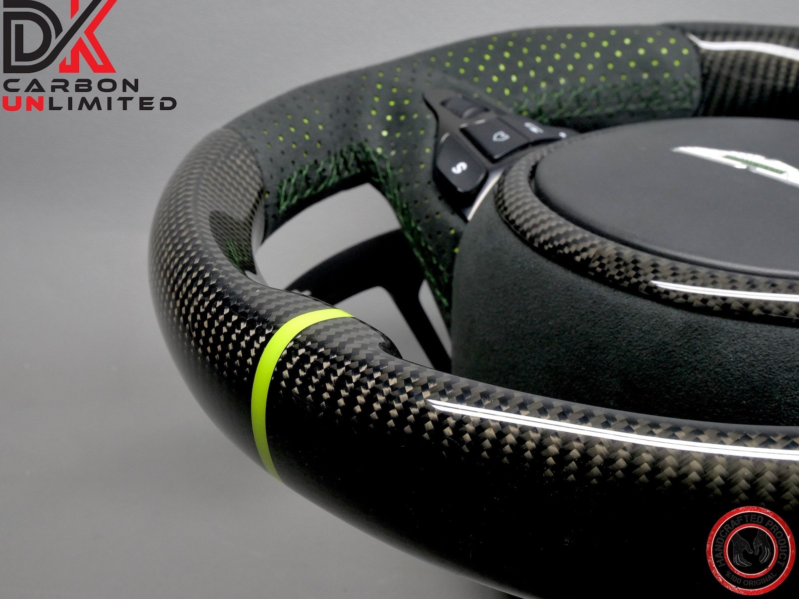 Aston Martin DB11 DBS Vantage AMR Green Ring Alcantara Carbon Steering Wheel v3