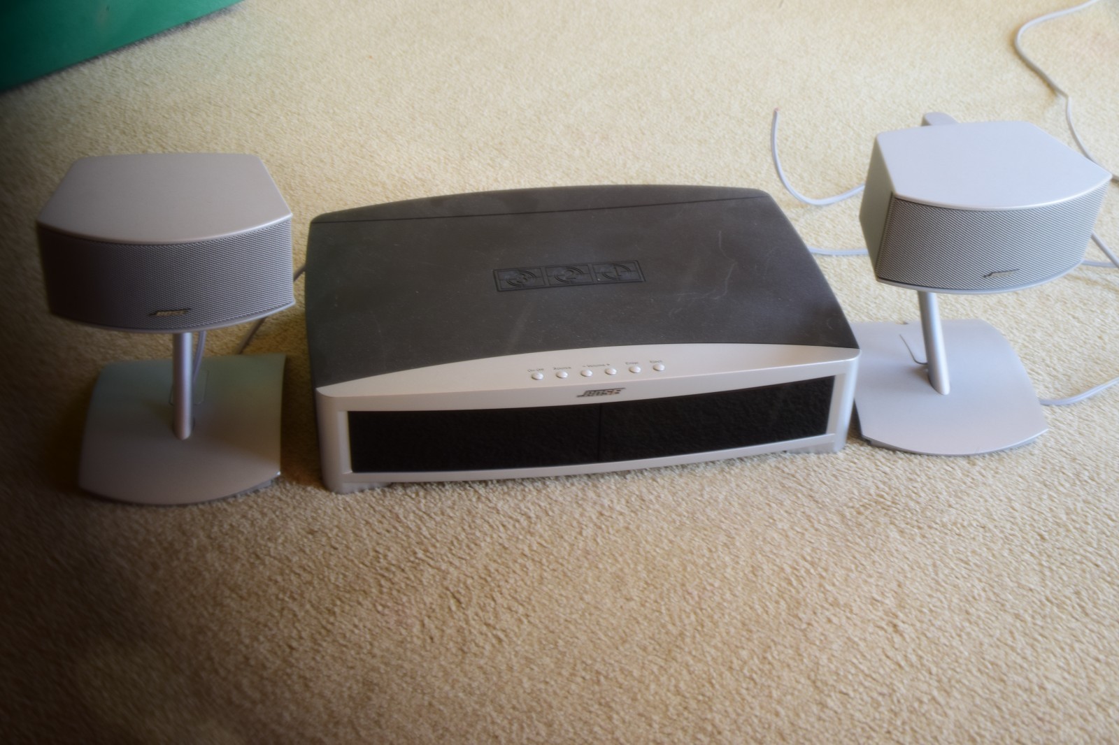 BOSE AV3-2-1 II DVD/CD Media Center With Speakers
