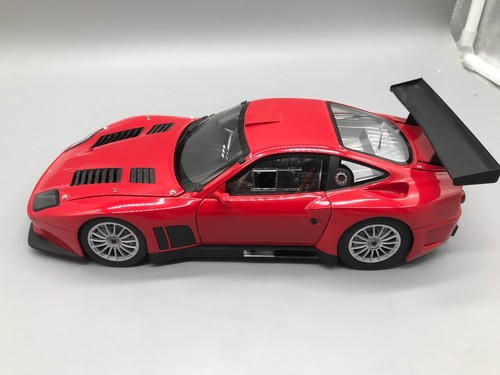 Modellini auto 1:18 Kyosho Ferrari 575 GTC 2004 rosso in confezione originale - Foto 7 di 12