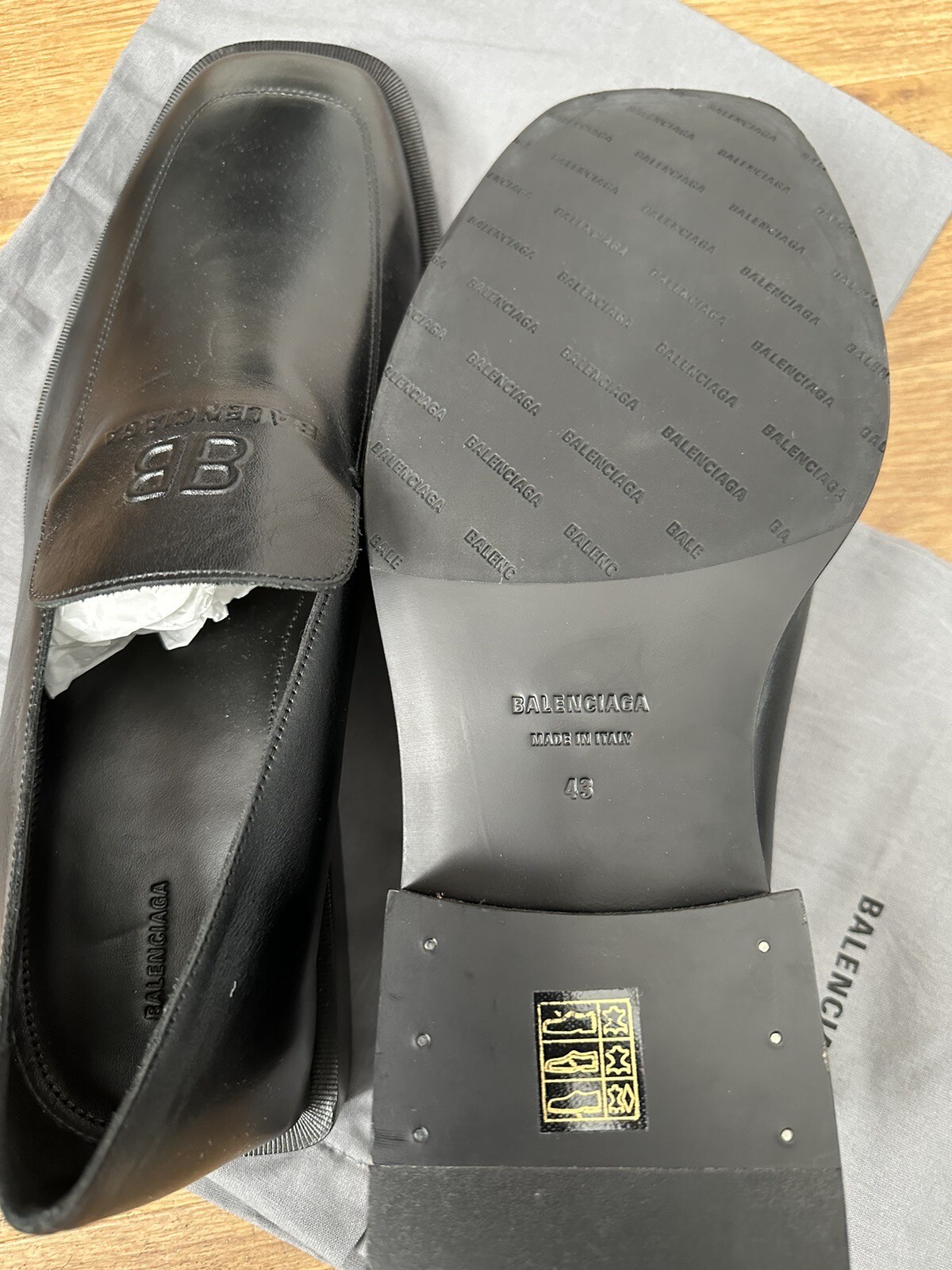Balenciaga Coin Rim Loafer L20 Carrera Lux/Embossed Logo. Size 43 RRP £595.  image 6