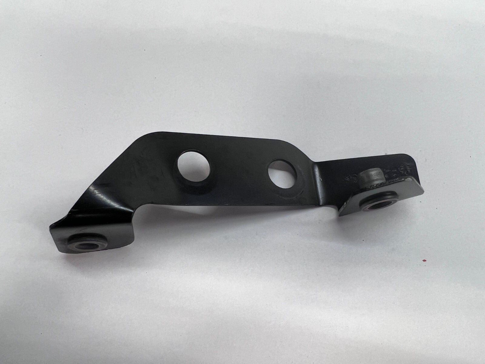 MCLAREN 650S REAR QUARTER ROCKER PANEL MOLDING MOUNT BRACKET  OEM 11A1540CP