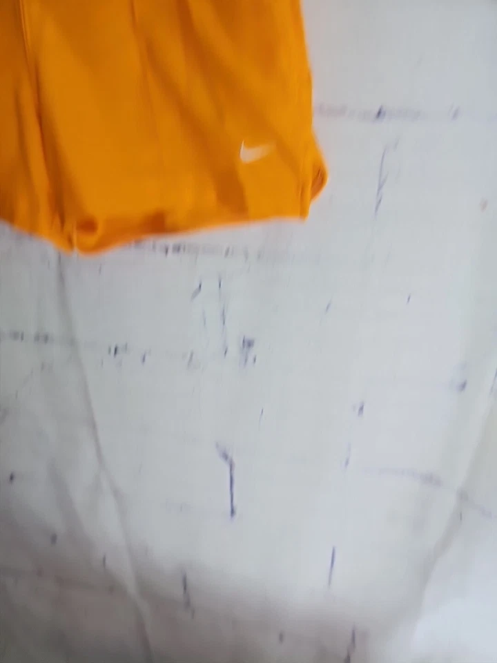 Pantalones Cortos Atléticos Nike Niñas Jóvenes Amarillos Talla Pequeña Elástico Cordón Cintura Logo Foto 4 de 4