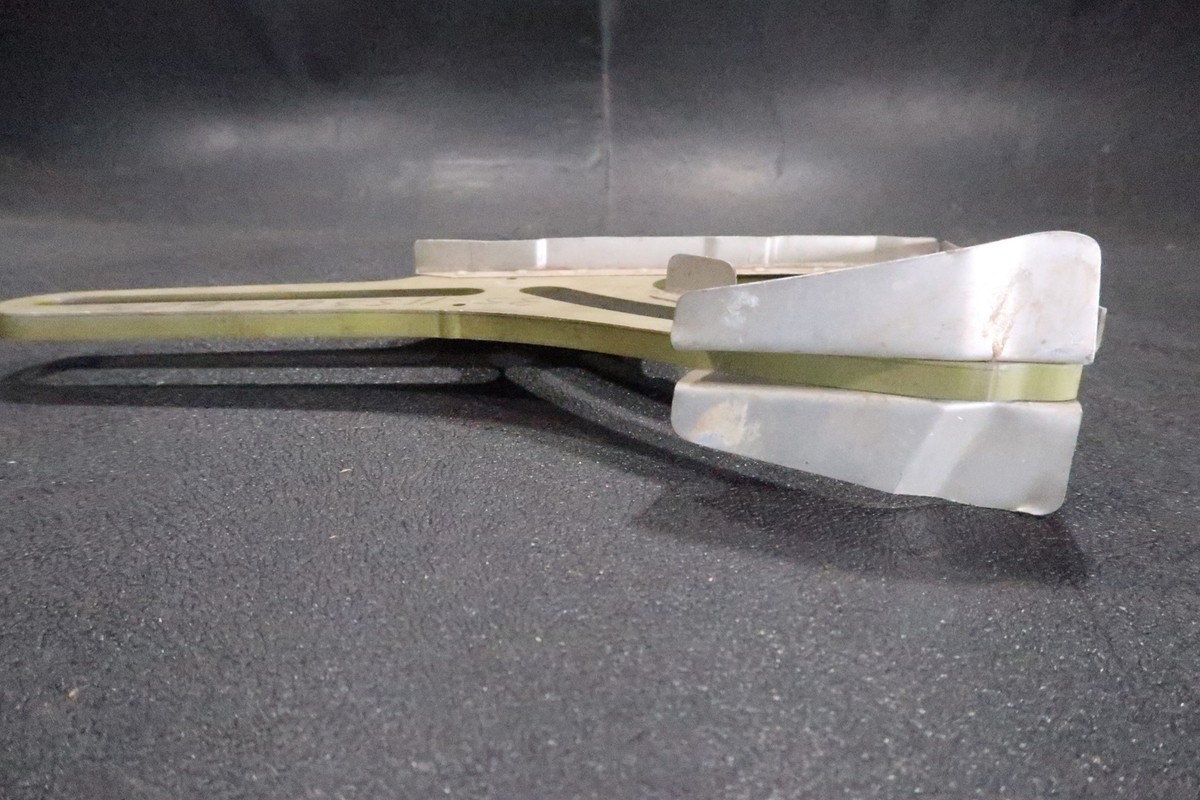 NOS Beechcraft Inboard Flap Track Assembly 35-115301-602 35-115130 
