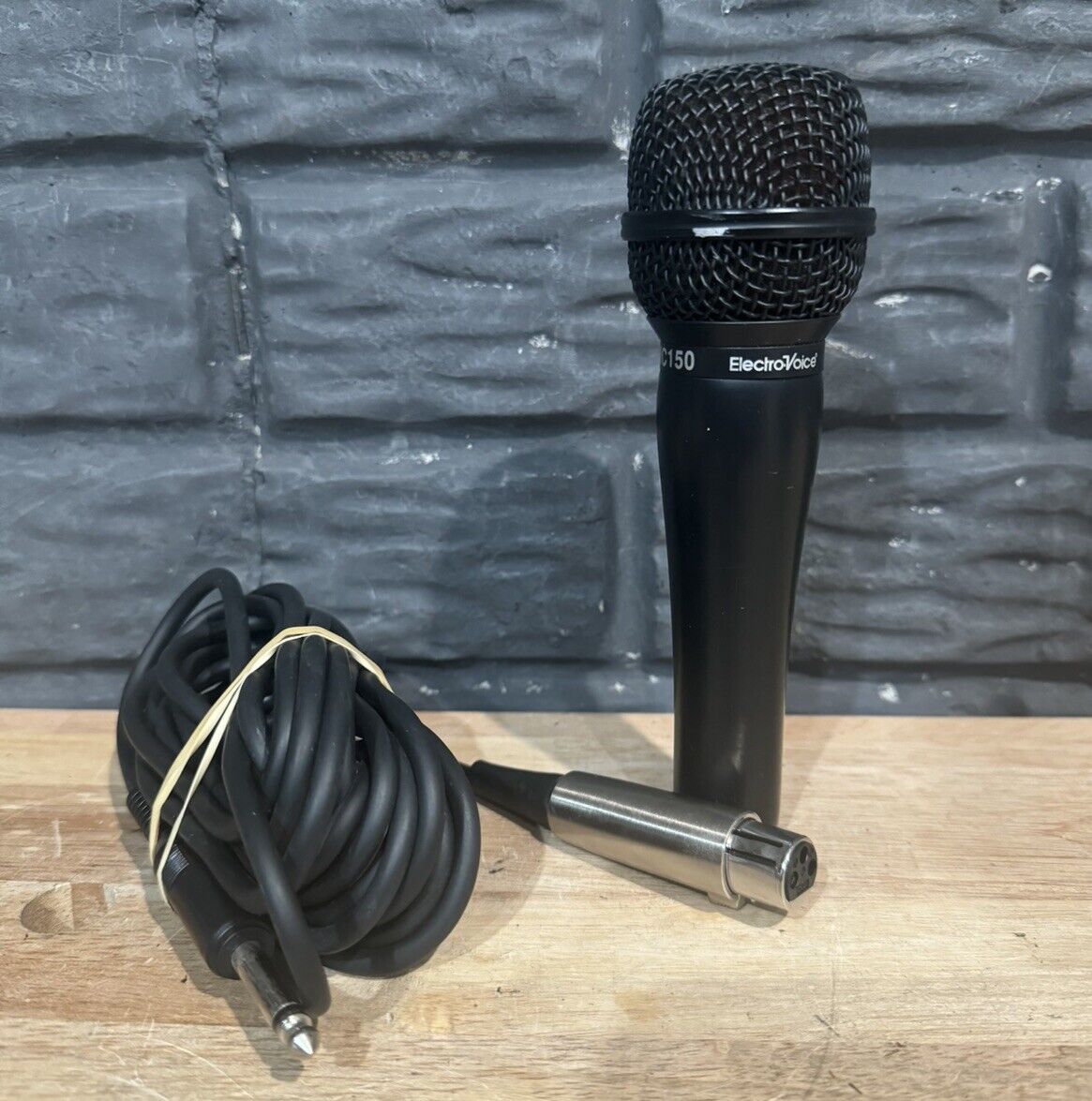 Electro-Voice MC150 Dynamic Vocal Microphone - With Cord | eBay Electro-Voice MC150 Dynamic Vocal Microphone - With Cord | eBay